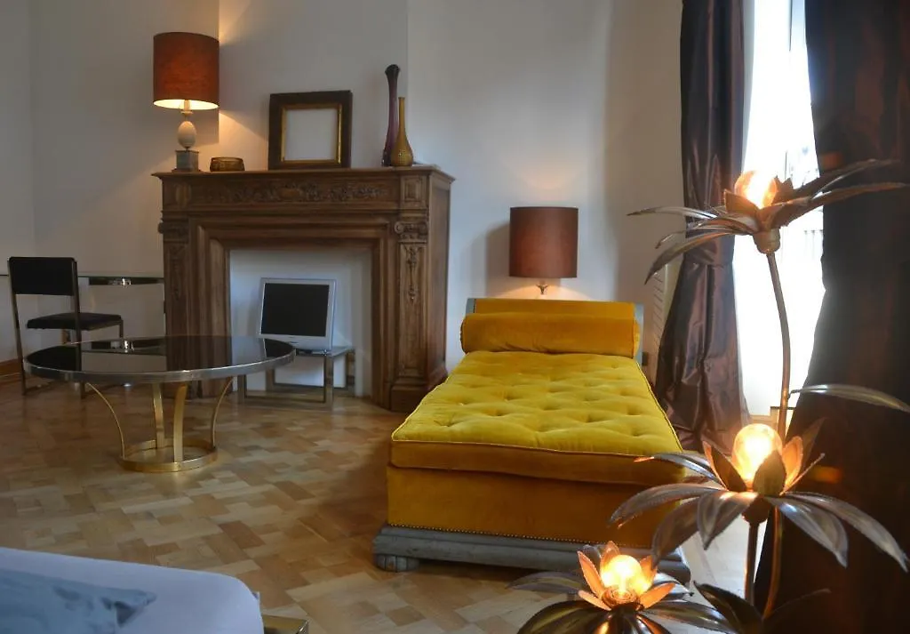 B&B Quatre20Cinq Amberes 3*,
