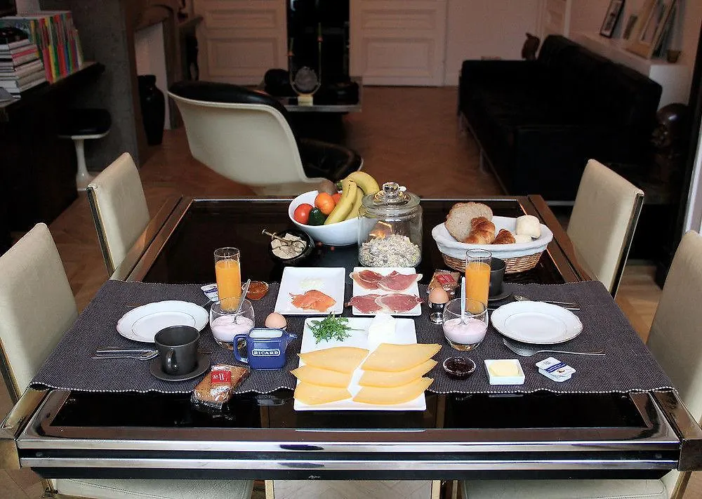 *** Bed and breakfast B&B Quatre20Cinq Amberes Bélgica