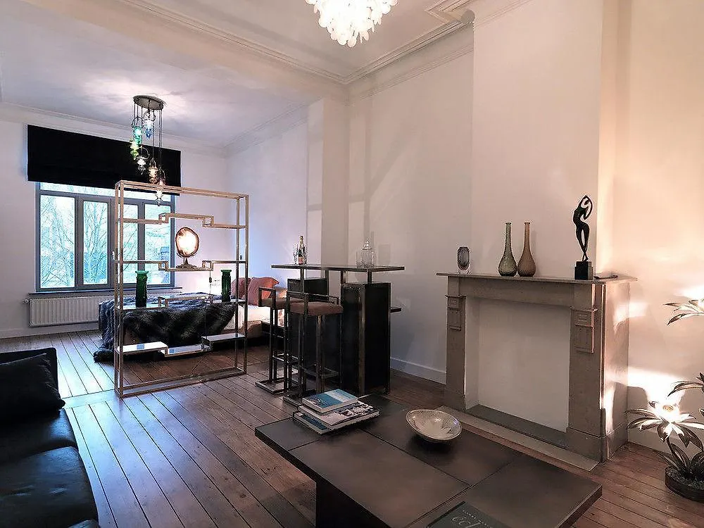 B&B Quatre20Cinq Антверпен